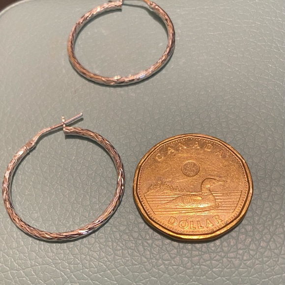 Fine Italian Diamond Cut Hoop Earrings In Sterling Silver,1 inch RETAIL @US$280 - Picture 9 of 9